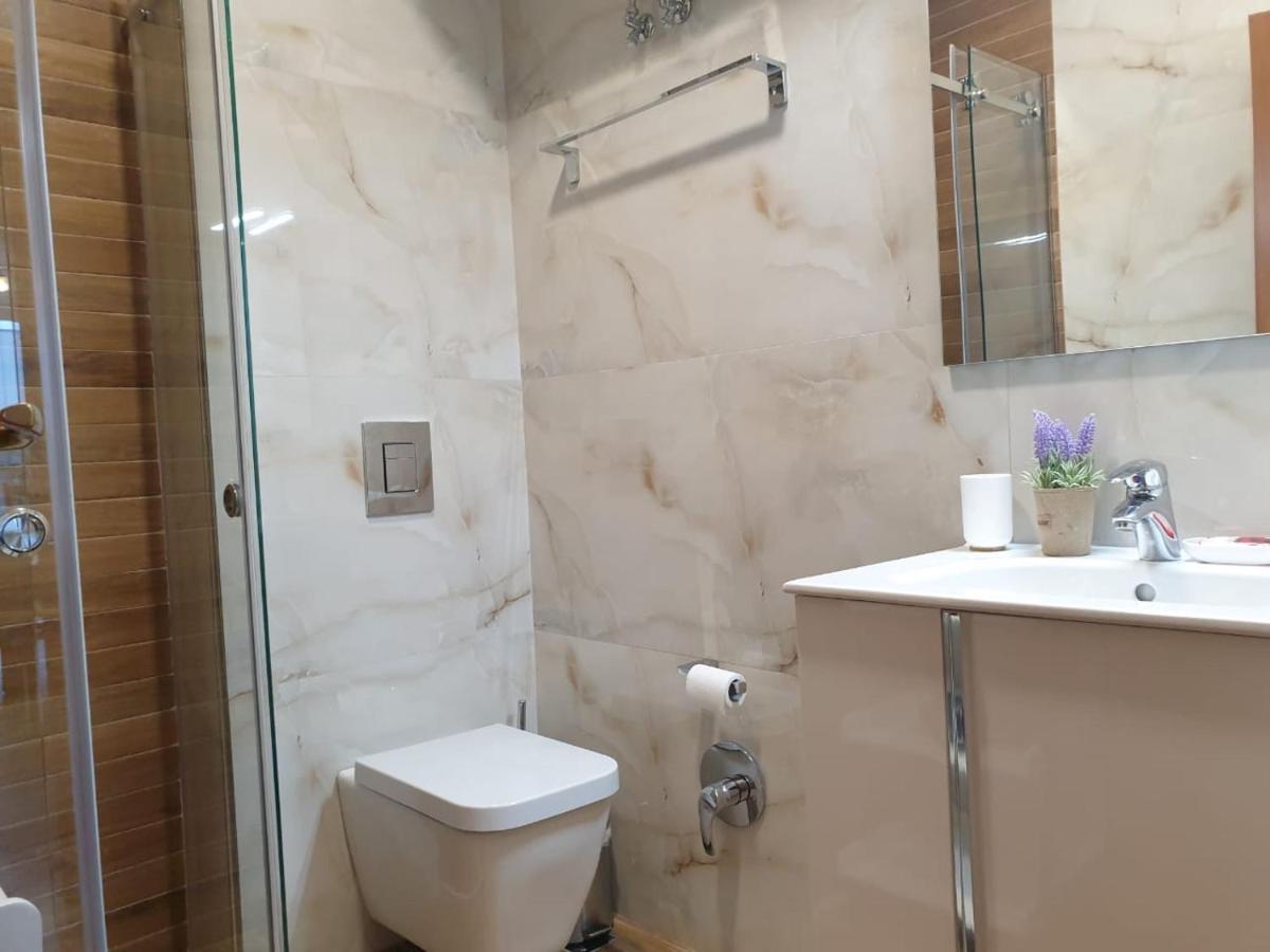 Central Comfy Apartment Tirana Exterior foto